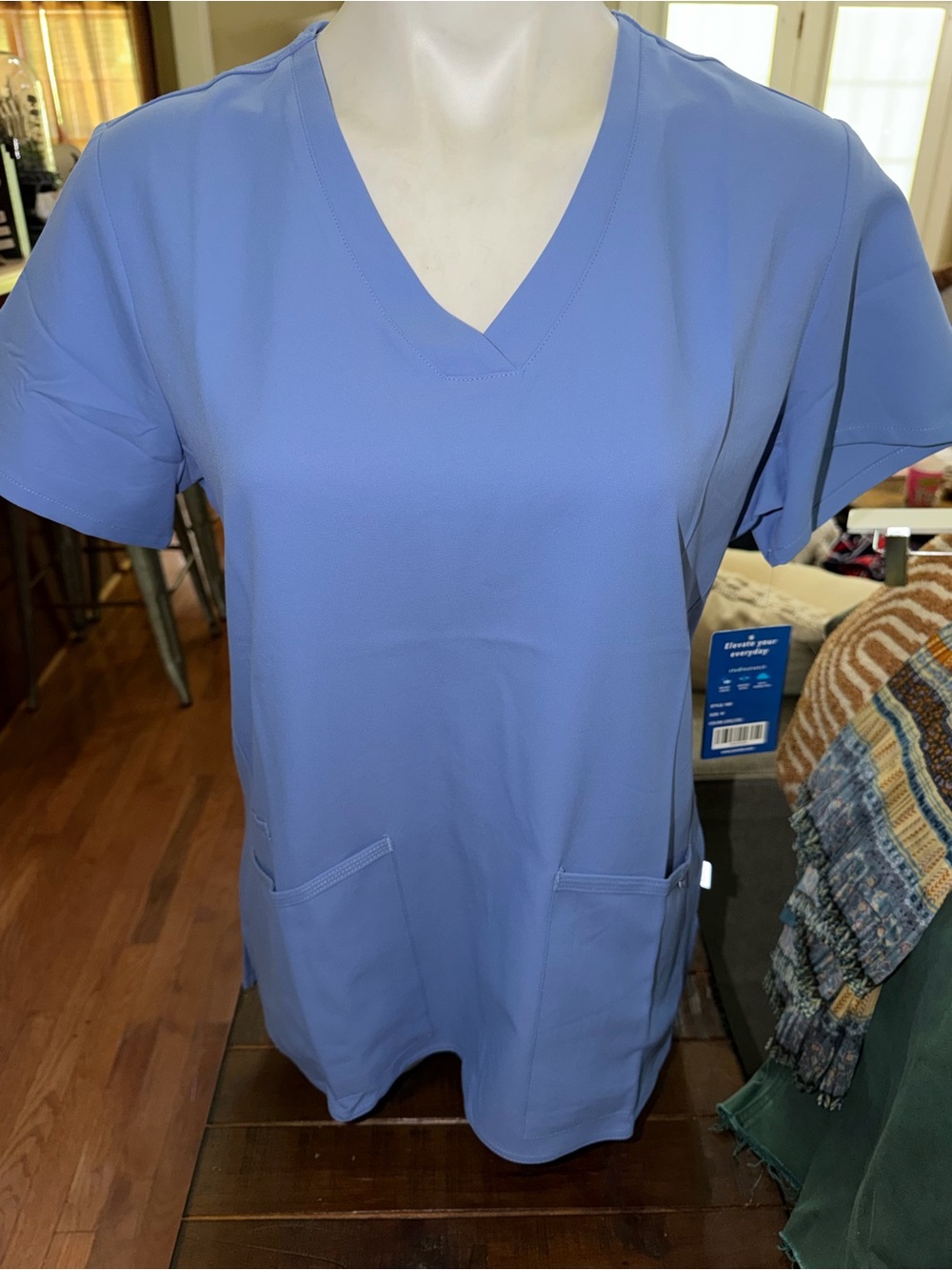 Women's V-Neck Scrub Top - Periwinkle Blue